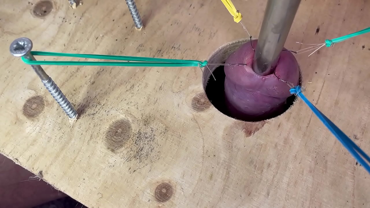 Opening peehole with fishhooks