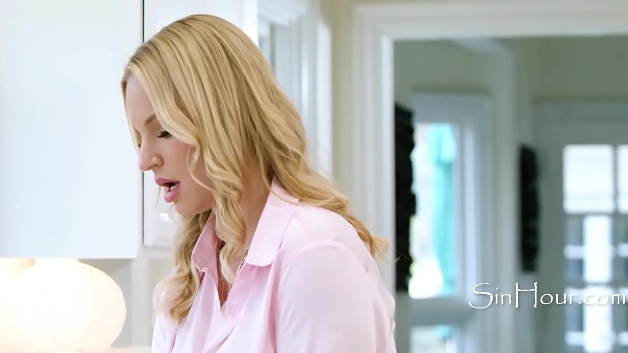 One Lez Thing To Miss (Step Mom Helps Me Get My Dick Temptation Out Of My System So I Can Be A Lesbian Again)