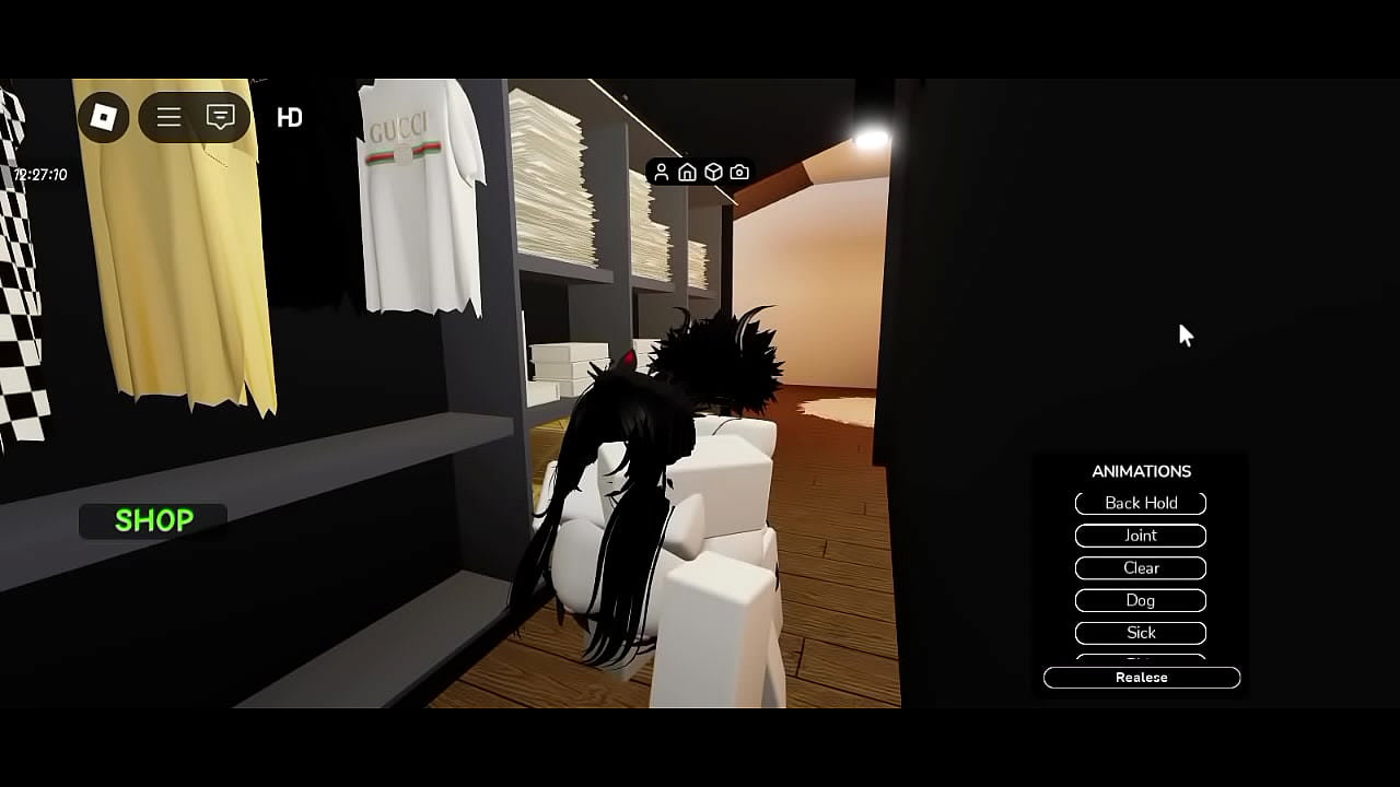 Peguei minha amiga como um bot em um jogo de condom&iacute;nio