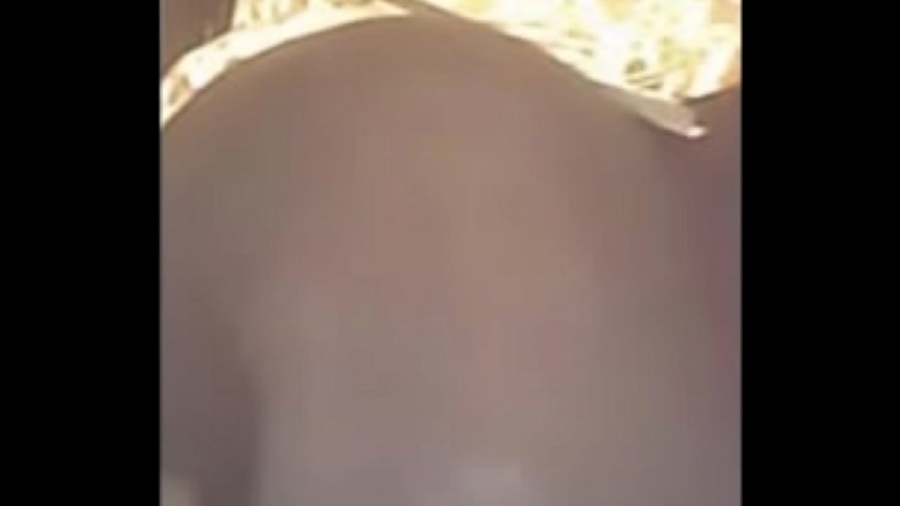 Rabazo de chibola en cabina de internet.