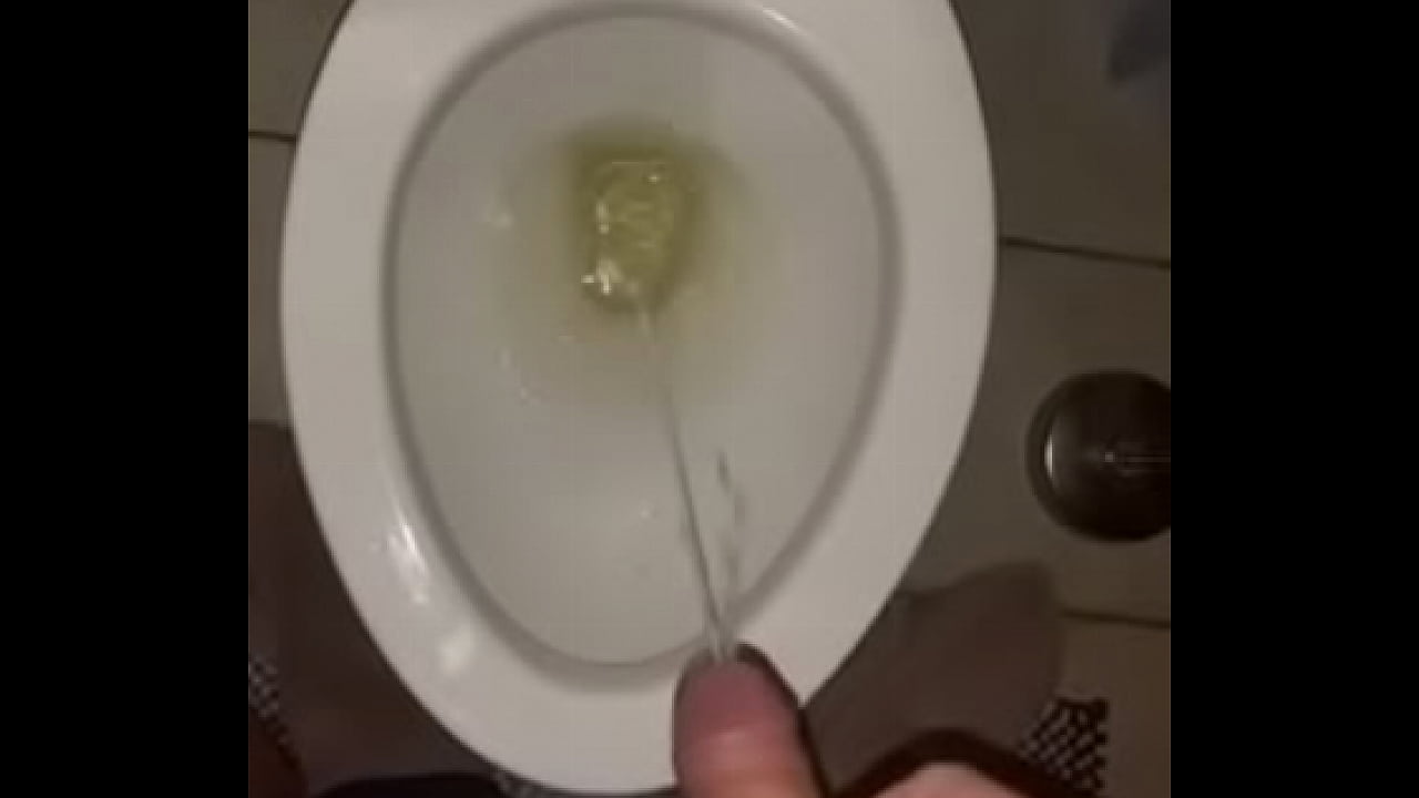Dick pissing hot