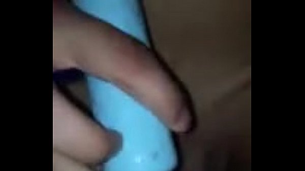 me corro en su estomago