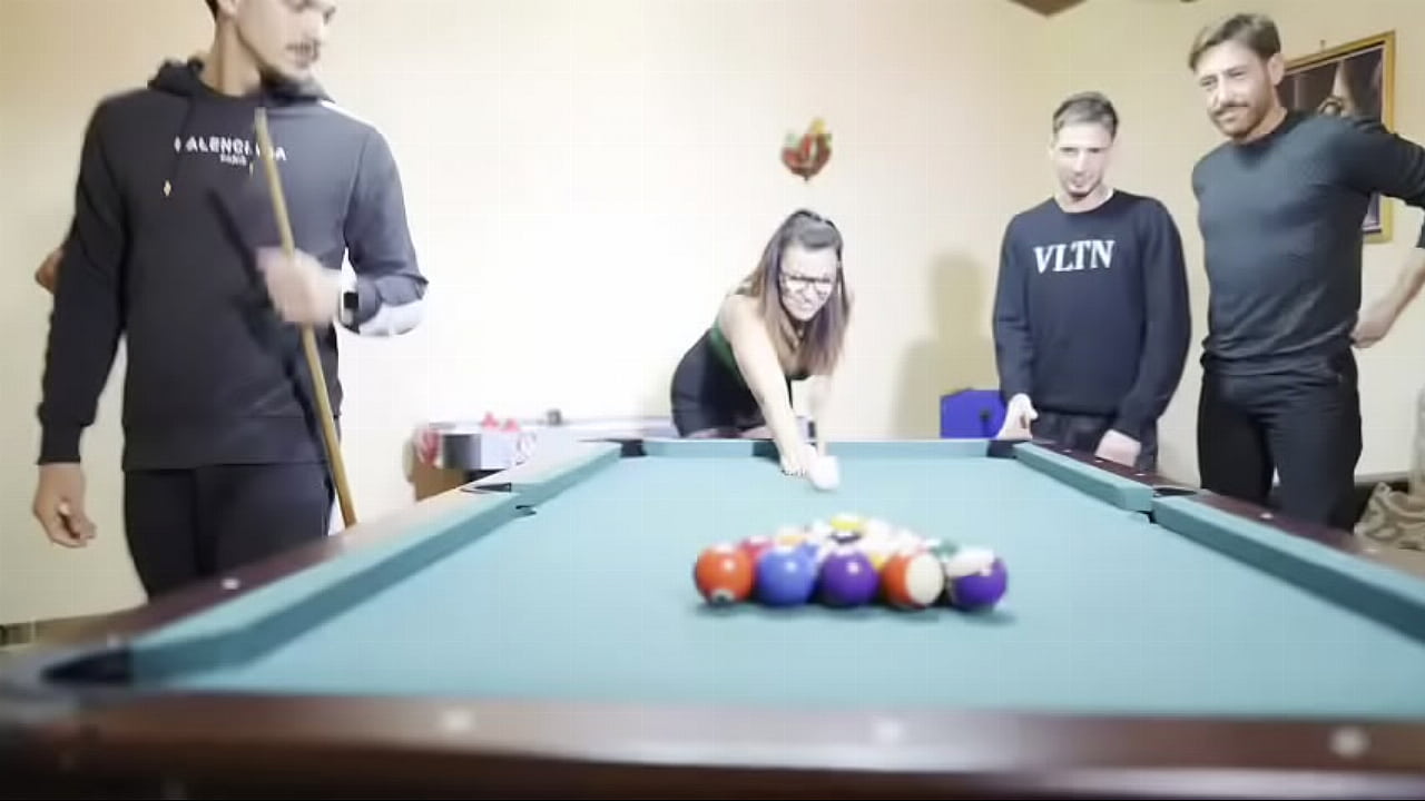 3 on 2 - TEENAGER VS MILF - Gang Bang