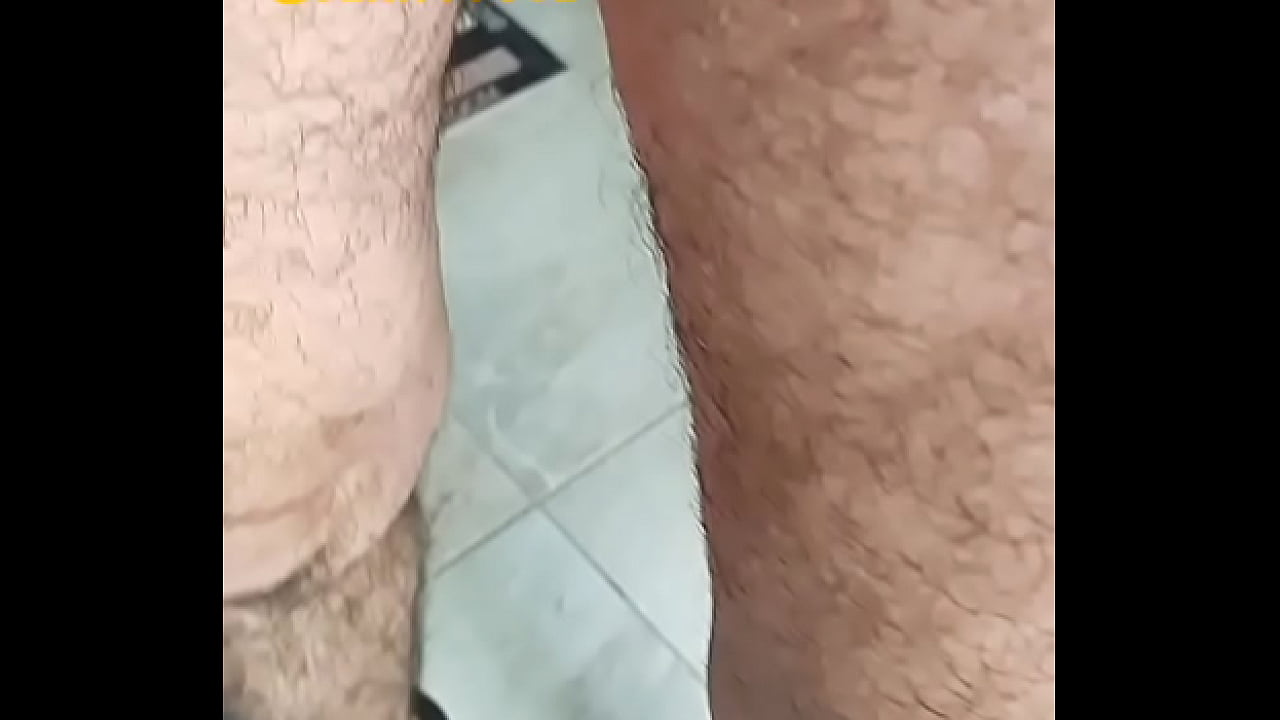 Deliciosa travesti desnuda, en zapatillas y mis pantimedias