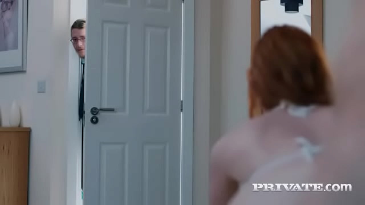 Ella Hughes&rsquo; Husband Is a Cuckold Devout Who Loves Watching Sperm Spilled Over His Wife&rsquo;s Hairy