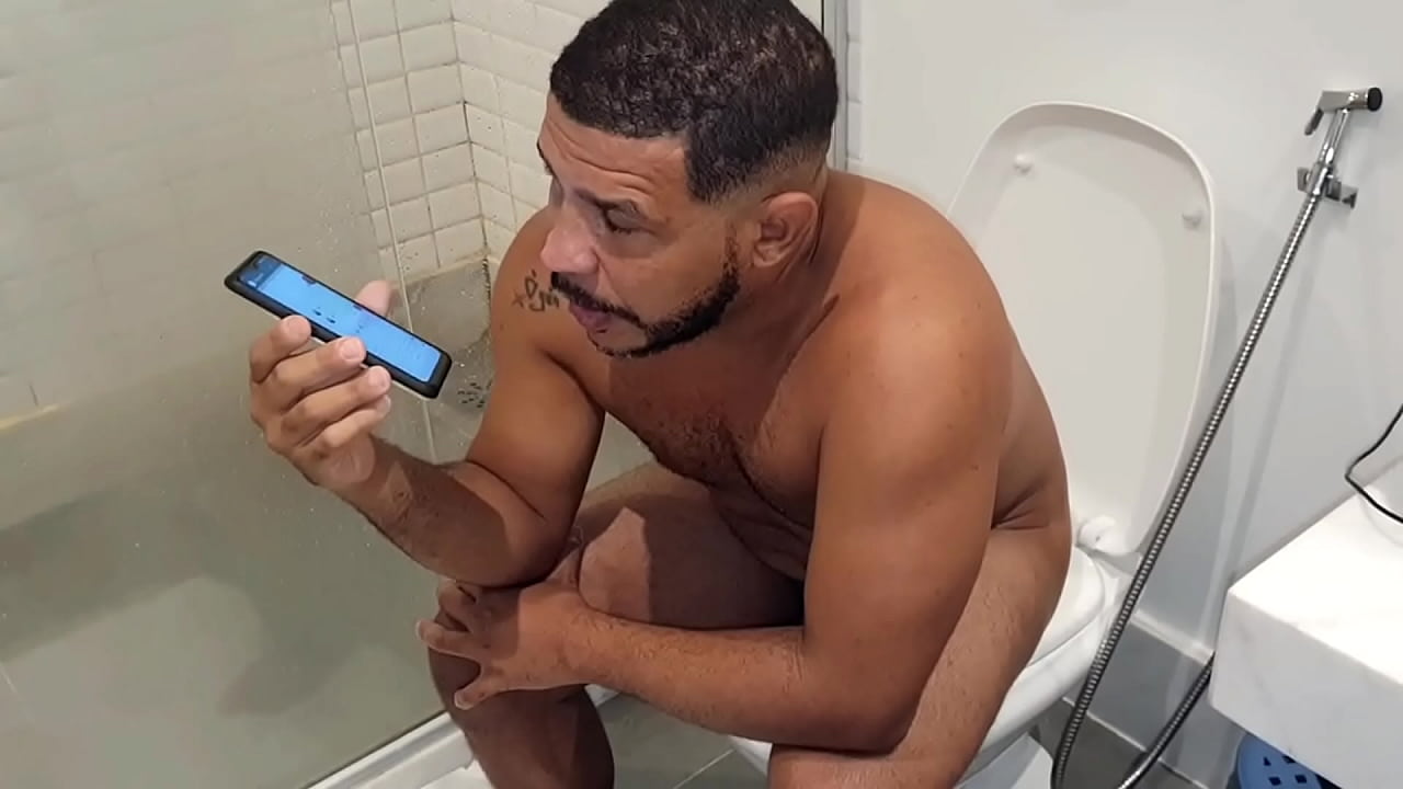 Safada paulista fudendo com dois cariocas no motel do Rio de Janeiro deixou gravar