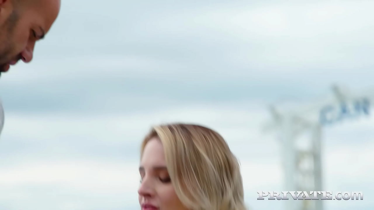 Bonni Gee Fucks a Stud Whilst