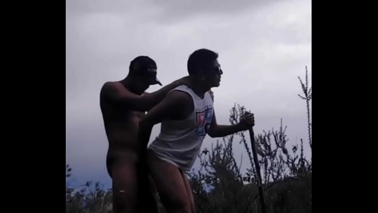 CACHANDO EN LA MONTA&Ntilde;A Q NADIE NOS VE