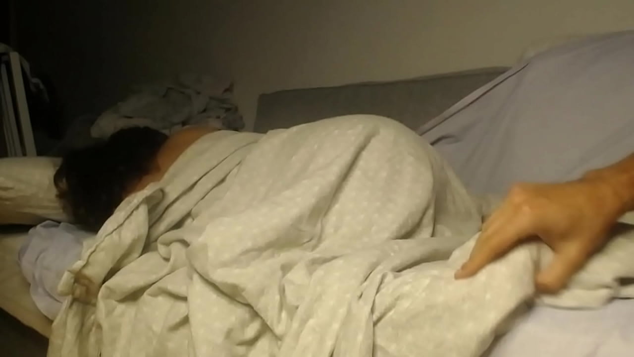 Could STEPSON really Crawl under the Blanket&Cum in STEPMOM at Night?