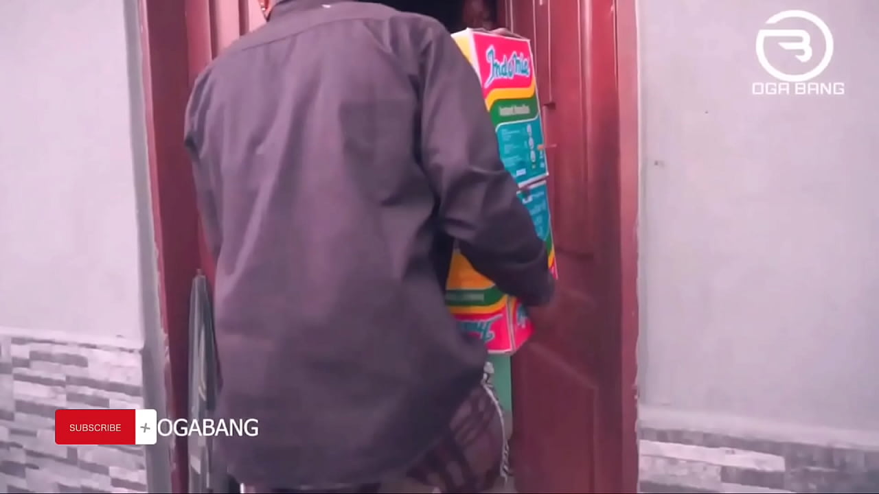 Home delivery Guy fucked lonely horny teen  on home delivery