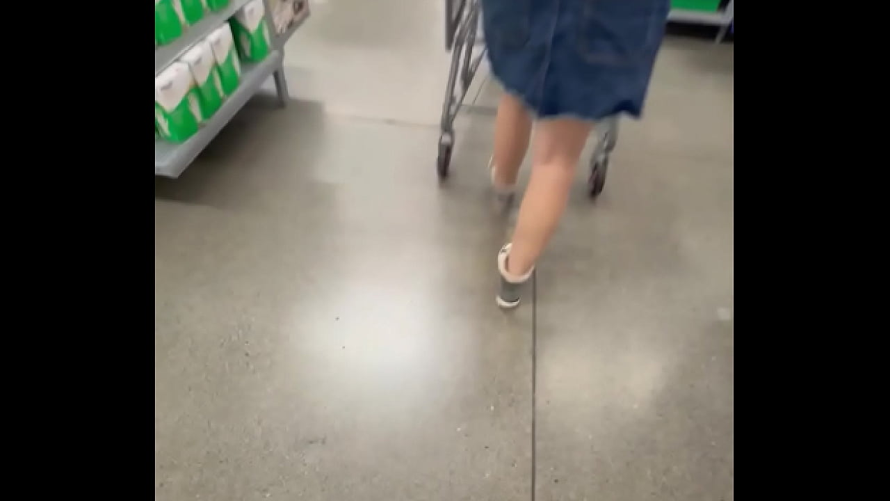 Wifeyy and hubby playing in public