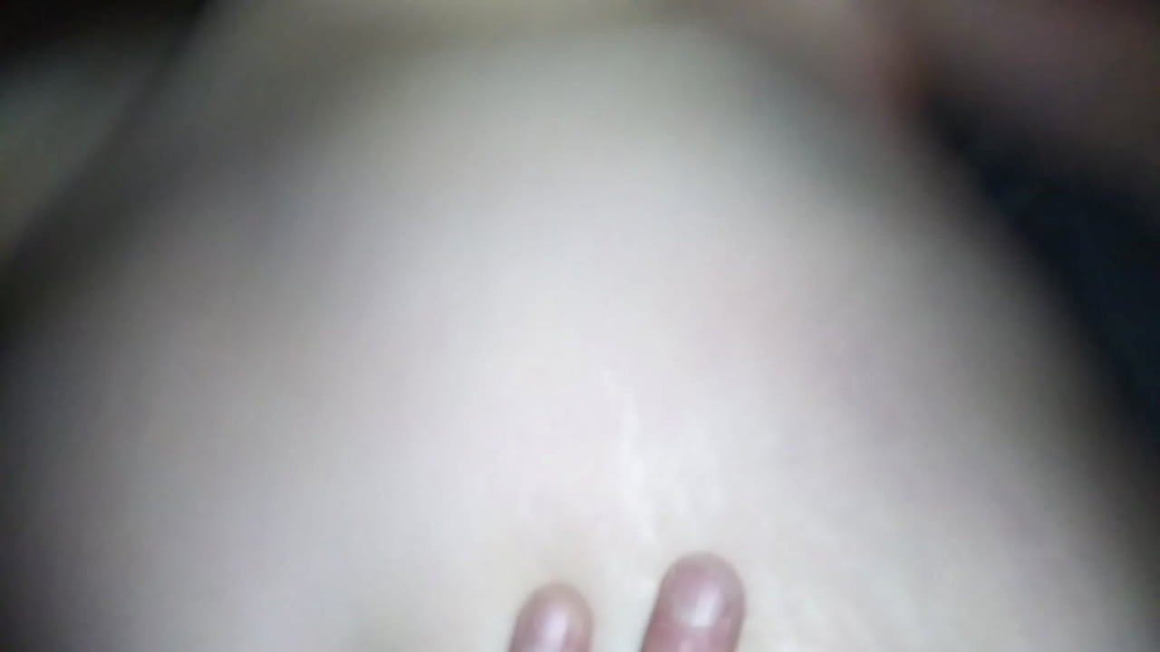 Amazing squirt soaks the bed deep