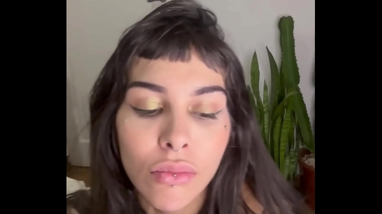 free My sub worship my body, feel my mouth, and receive a gift POV