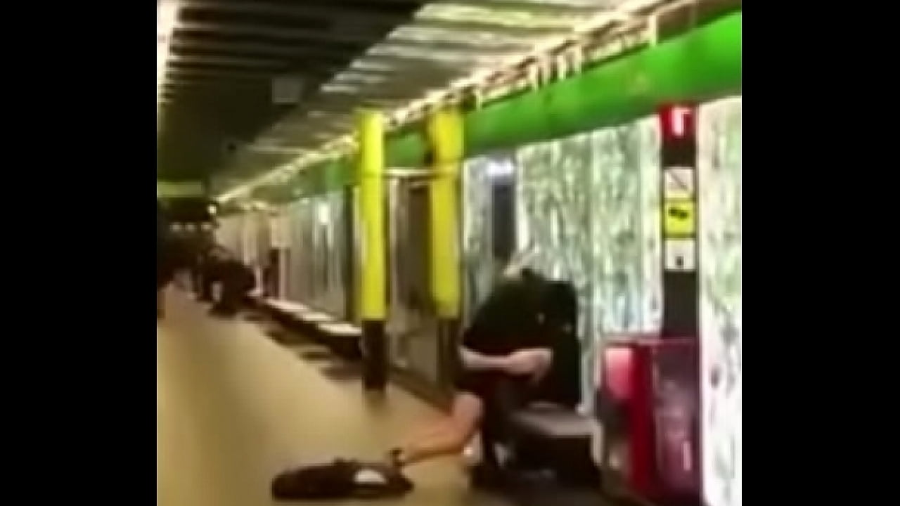 Follando en el metro de Barcelona [Remake L'Amour]