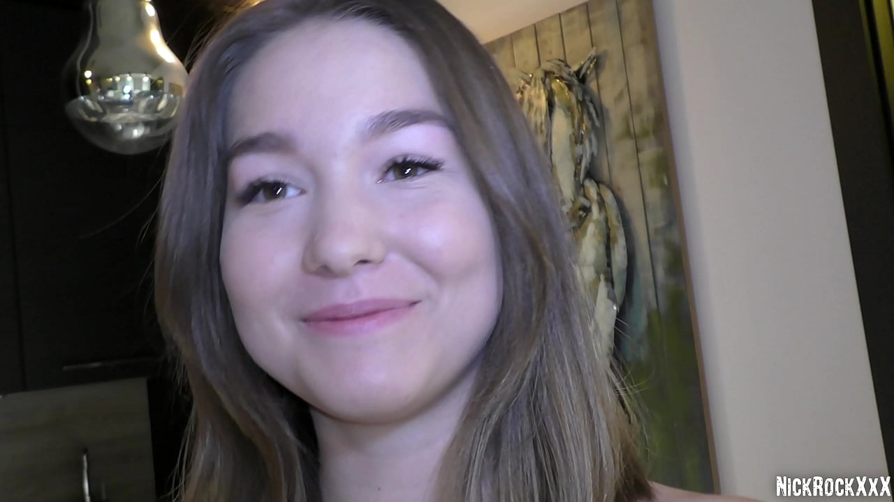 Homemade sex with cute teen Mia Piper