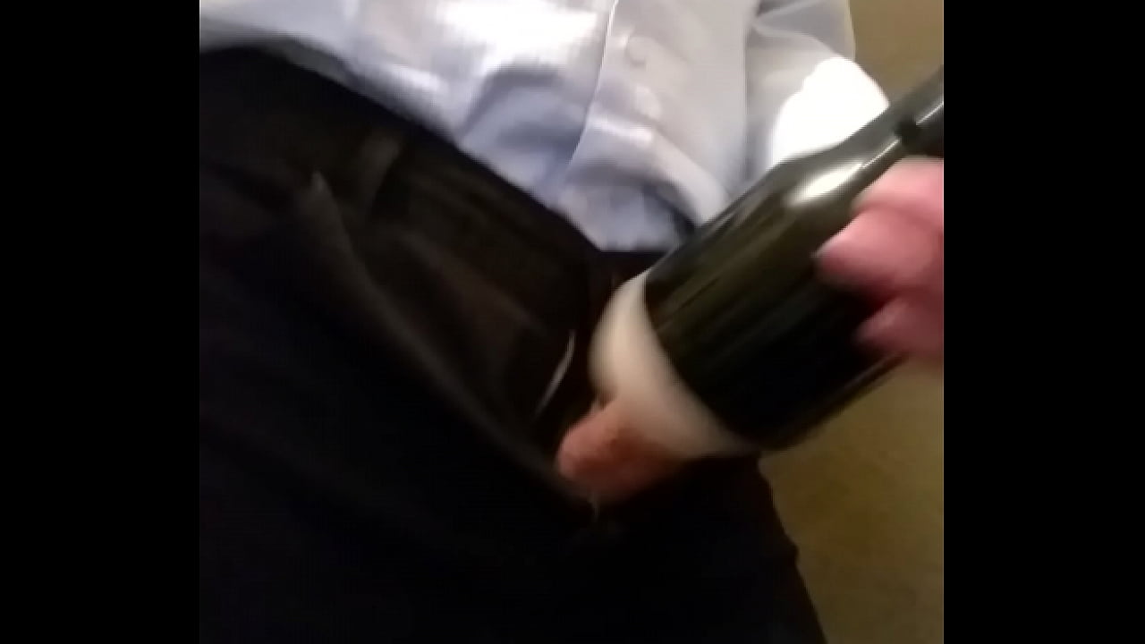 Pau duro masturbando de social