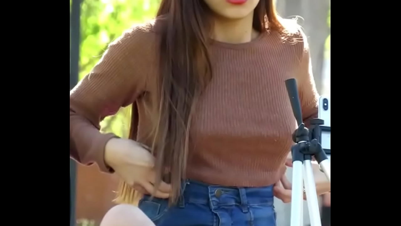 Martiiaciar es la pendeja, se desviste en las plazas de todas las ciudades que visita