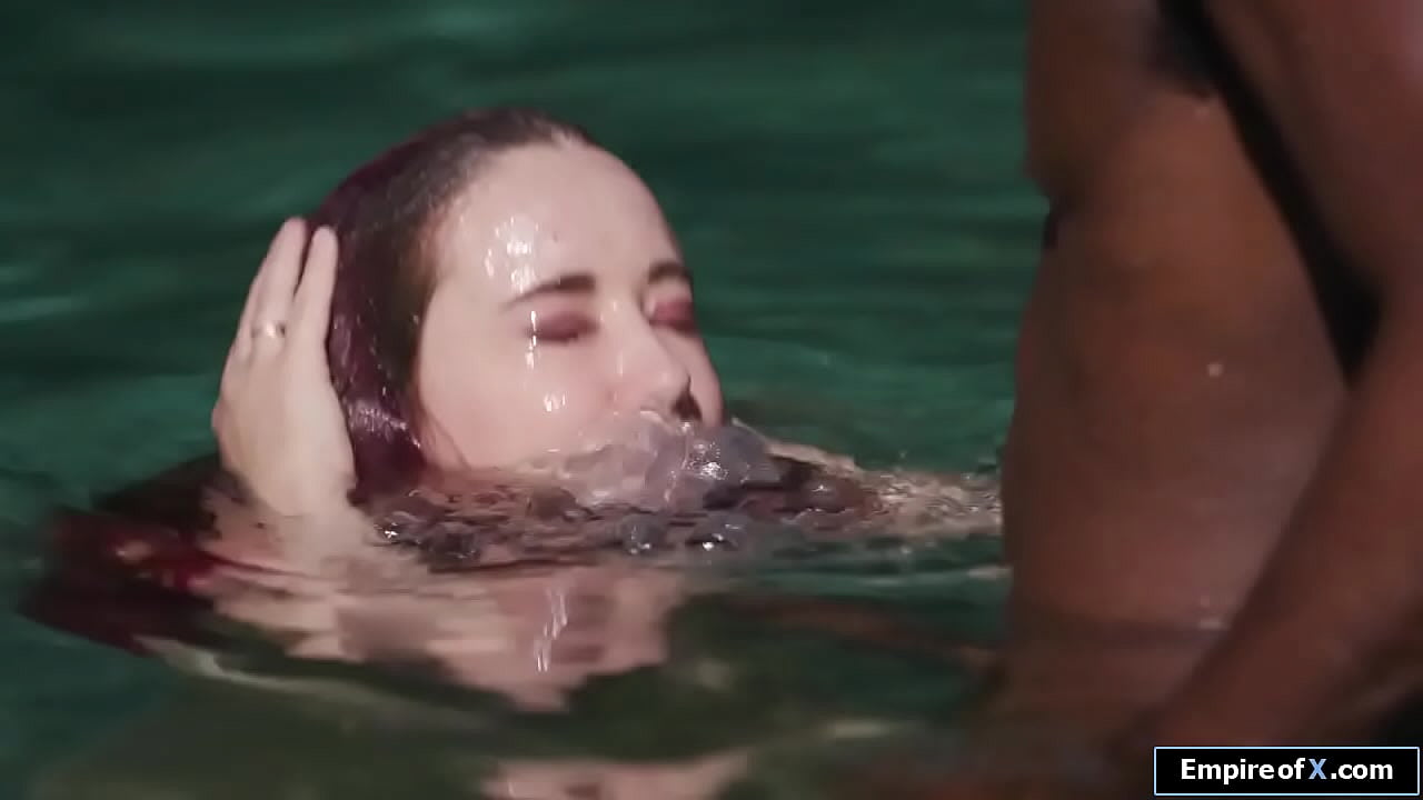 Guy pussy licking then banging his white girlfriend