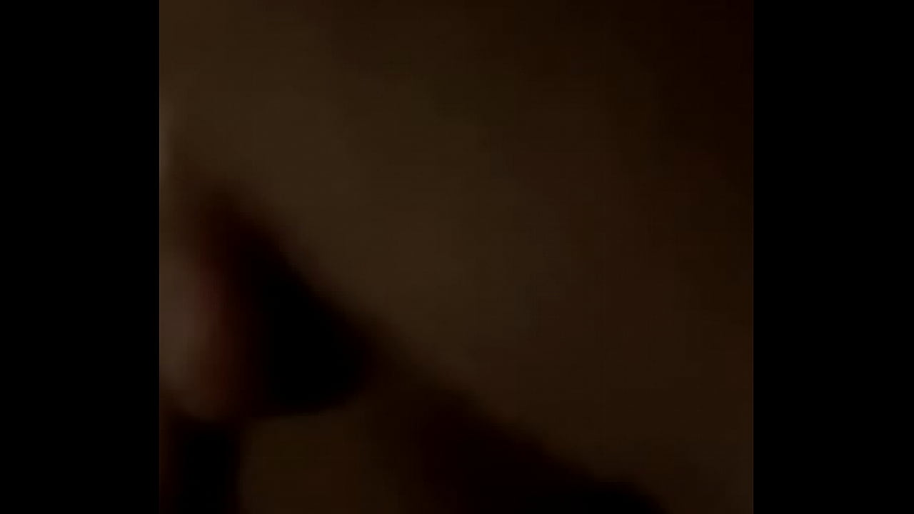 Paja de joven hetero con polla peque&ntilde;a