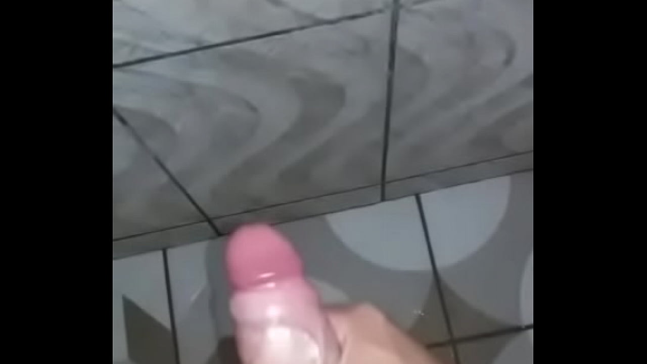 batendo uma no banho