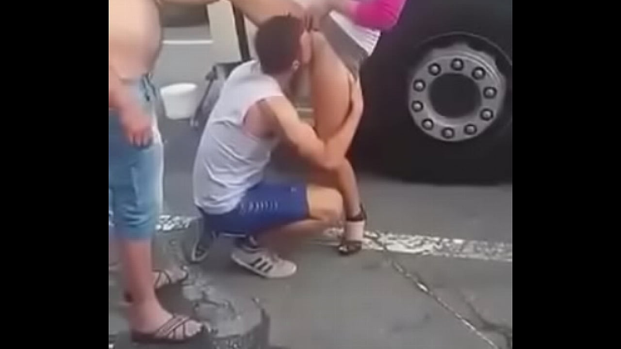 Truck driver lick a pussy in public