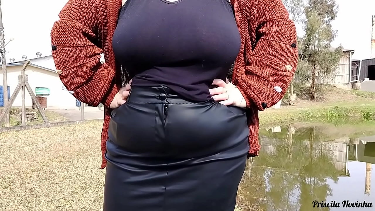 Passeio com minha madrasta, ela adora se exibir em p&uacute;blico.