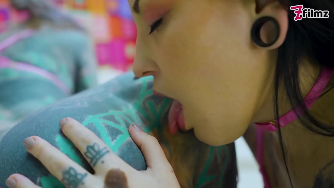 ANAL GAPING lesbian action between two PORNSTARS