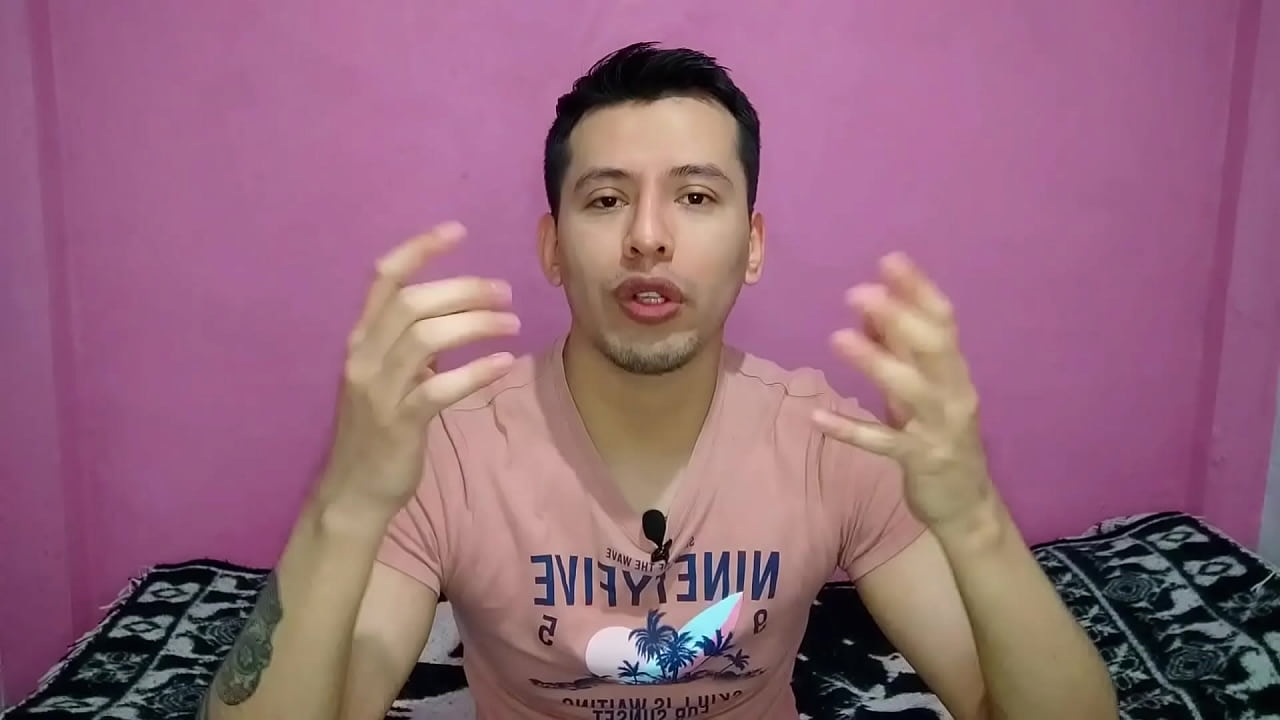 Mi primera vez penetrando a un hombre ! En su casa con sus padres ahi