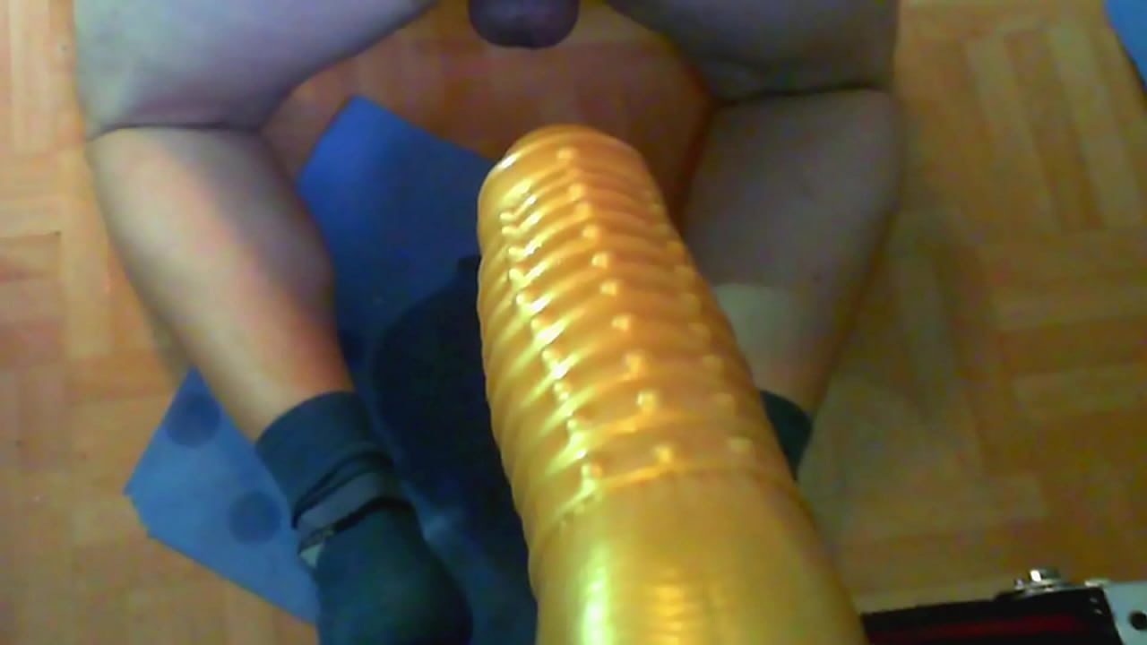 Gefickt von 12 cm Fetten Monster Dildo