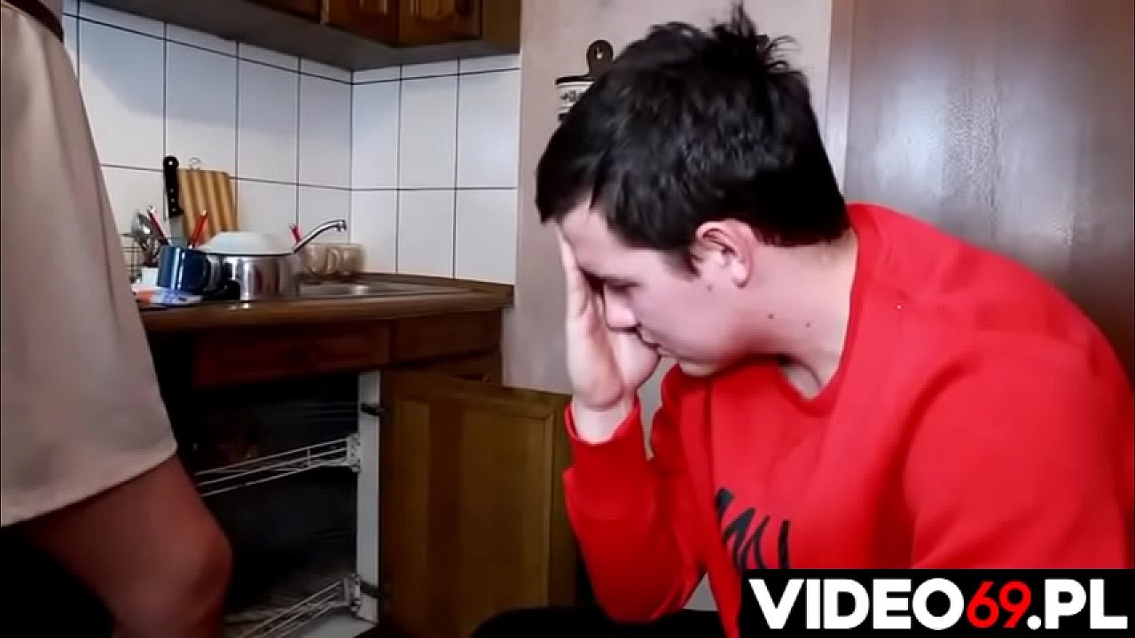 Polskie filmy erotyczne - Hydraulik i jego pomocnik zerżnęli kobietę kt&oacute;rej zapchał się zlew