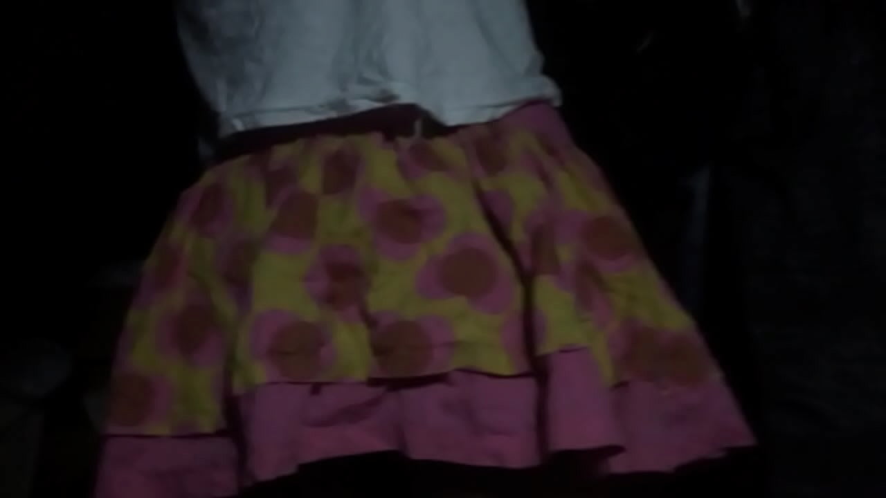 Short mini skirt jiggle.mp4