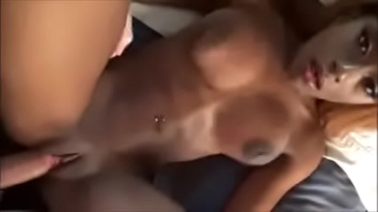 Negra rica le gusta follar con amigo del novio