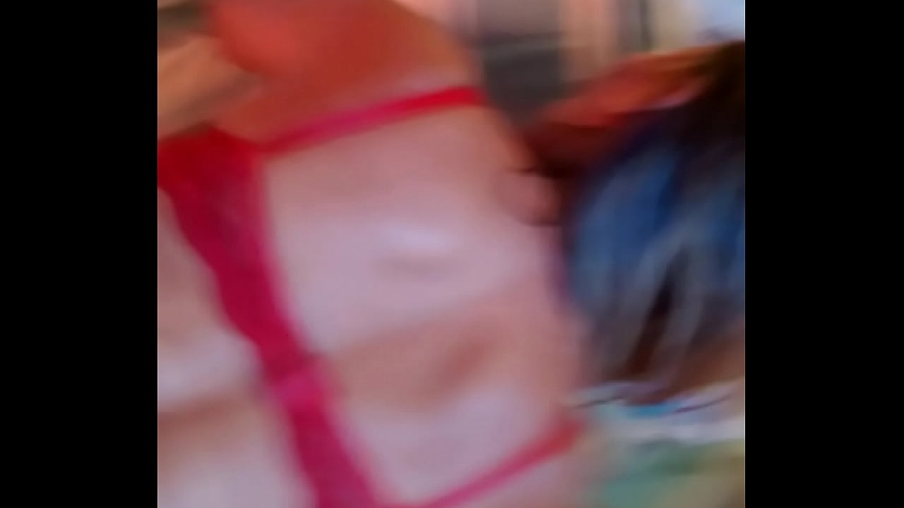 f&eacute;rias fodendo gostoso na praia ,ela adora comentarios