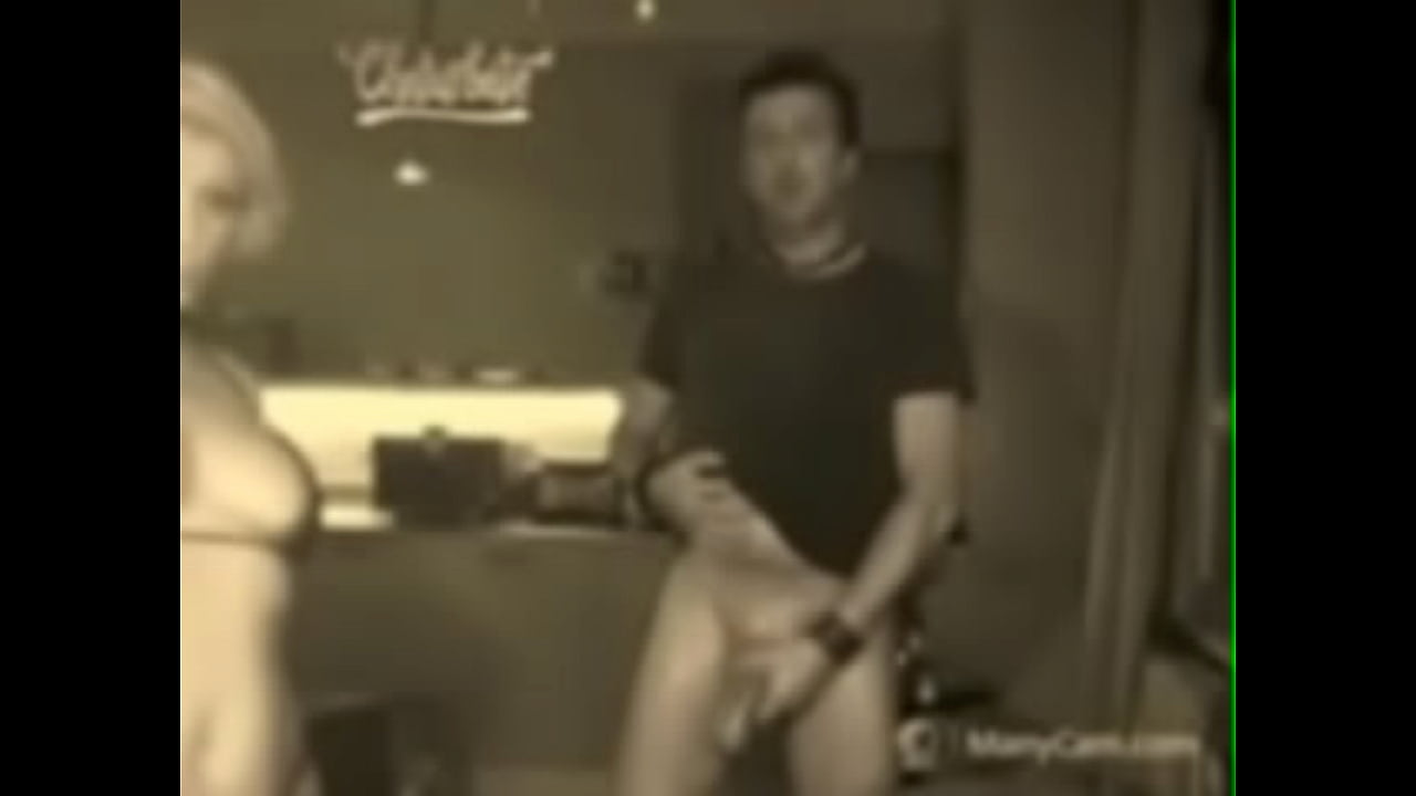 stijn and dokterdries are dance around the cam