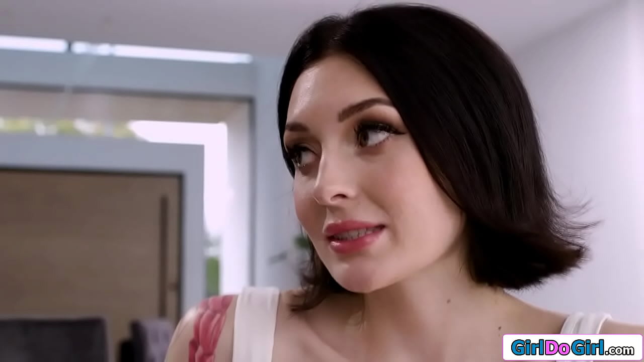 Dont mind me taking up the offer to fuck my college bully so she can make amends.Shes a stunner so that makes it even more hot for me to bang her