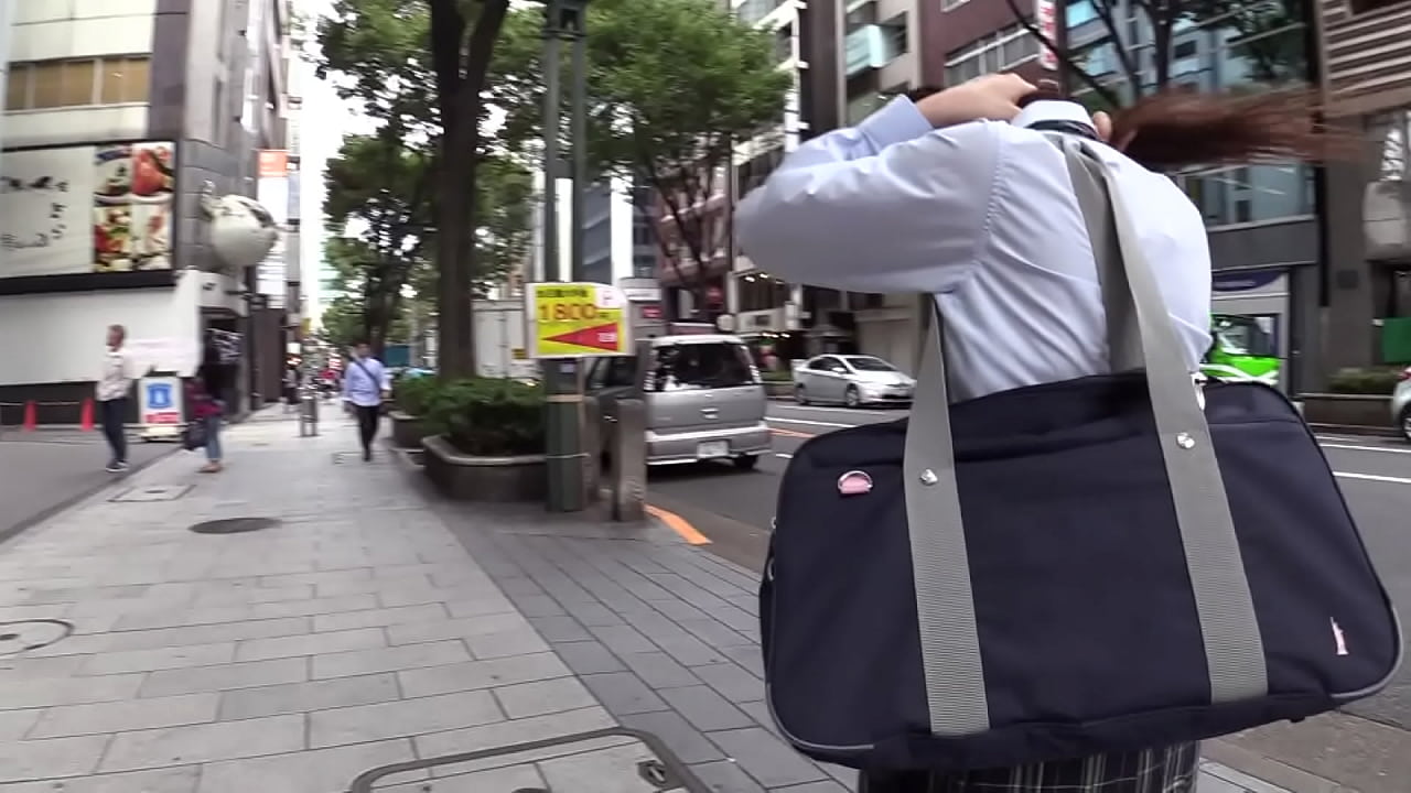 JKたちにオナホを持たせたら&hellip;　興味深々でハードにシゴかれ精子空っぽに！　女子校生 制服 ナンパ その他フェチ 素人 企画 手コキ オモチャ