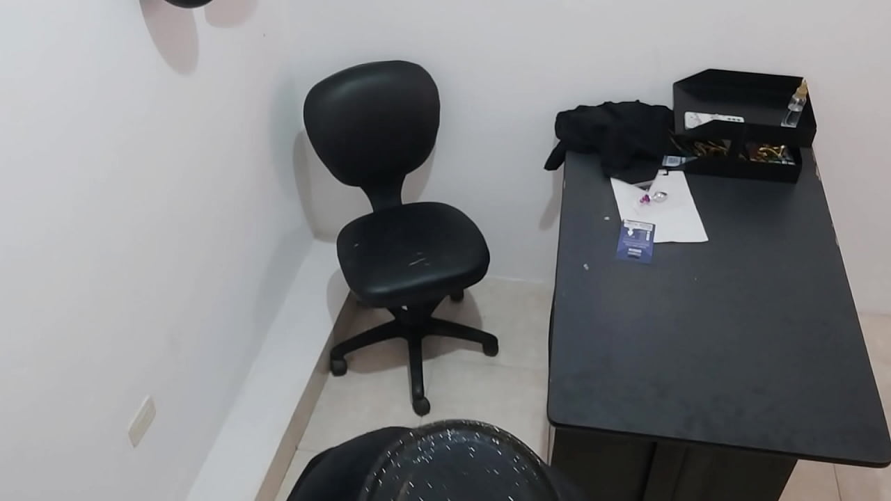 WITH GREAT EXCITEMENT I INSERTED AN ANAL PLUG AND TOLD MY SUBSCRIBERS: HAPPY NEW YEAR, I WISH YOU A LOT OF INTENSE SEX THIS COMING YEAR