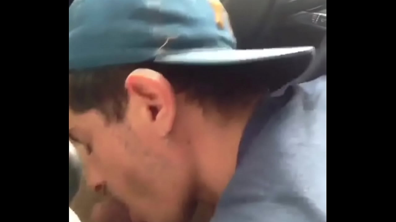 Motorista do Uber me deu pica pra mamar