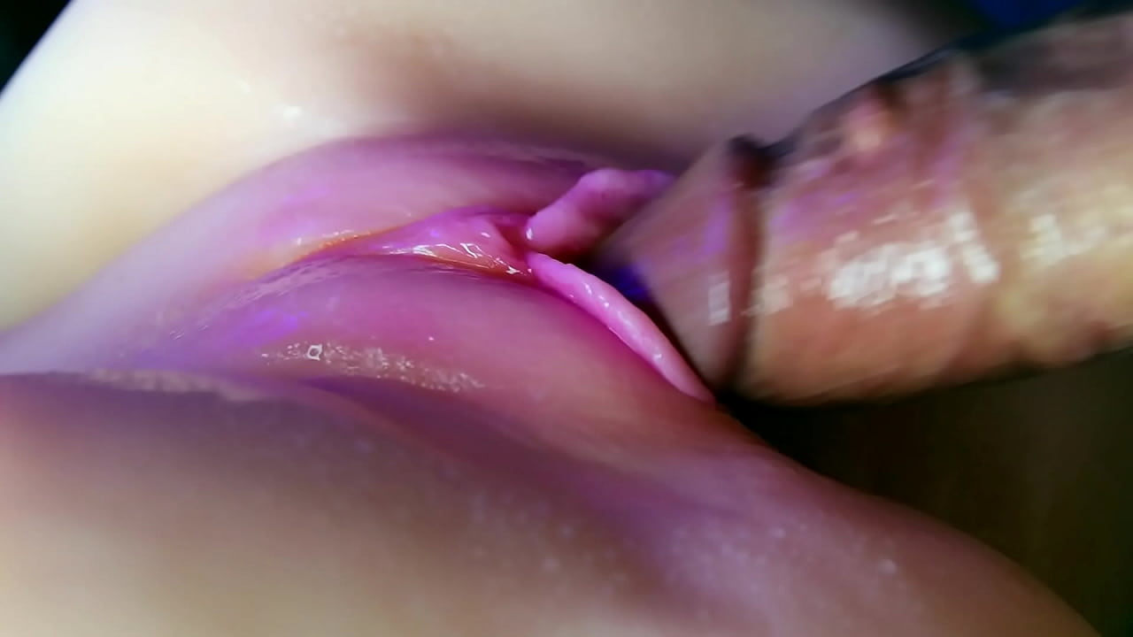 Juicy pussy close-up absorbs a portion of sperm from a big cock and slurps!