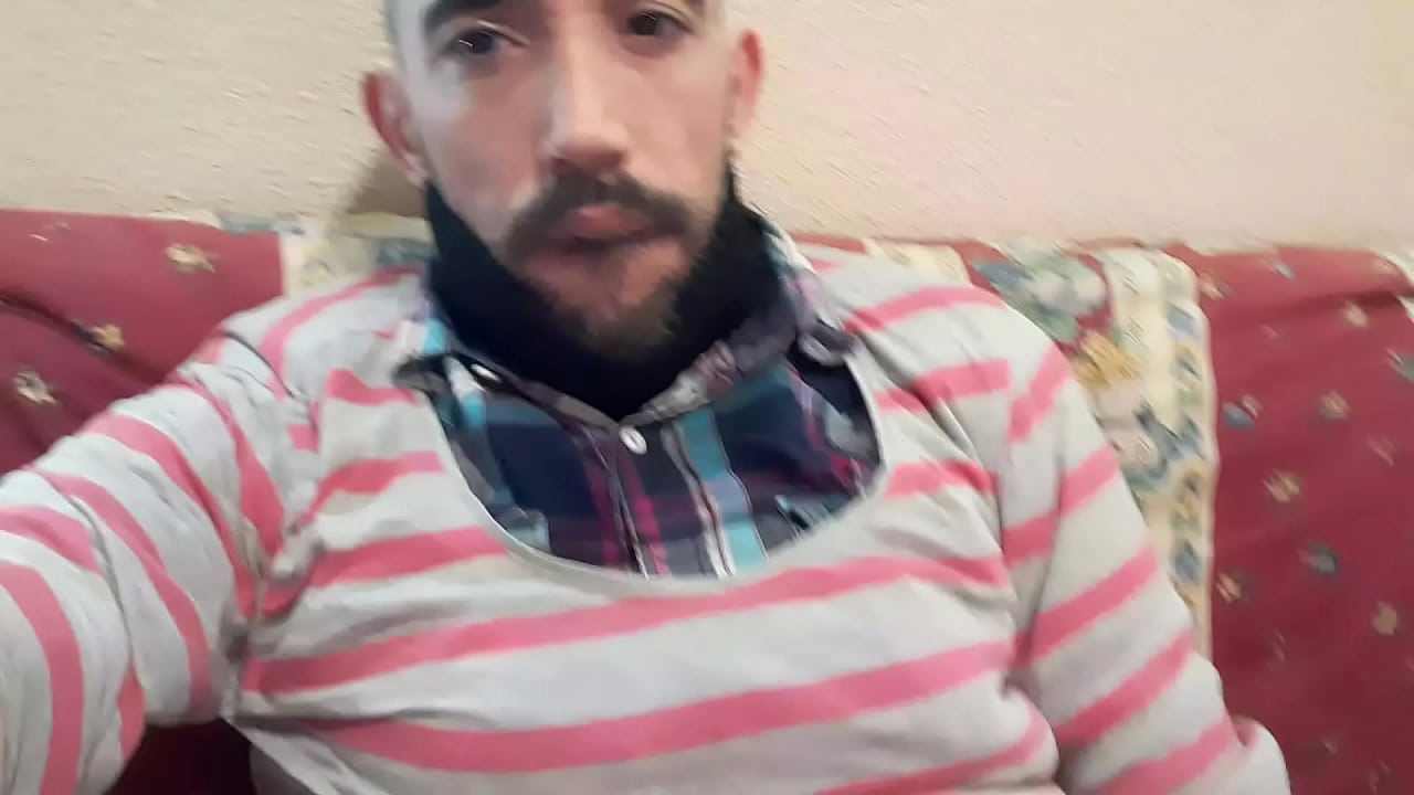 Mujer planeta, con polla y tetas. Gay espa&ntilde;ol vicioso