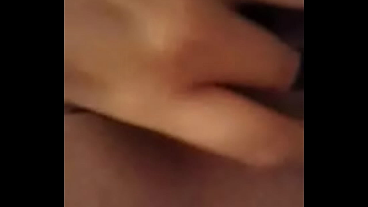 siririca ao som de ra&ccedil;a negra