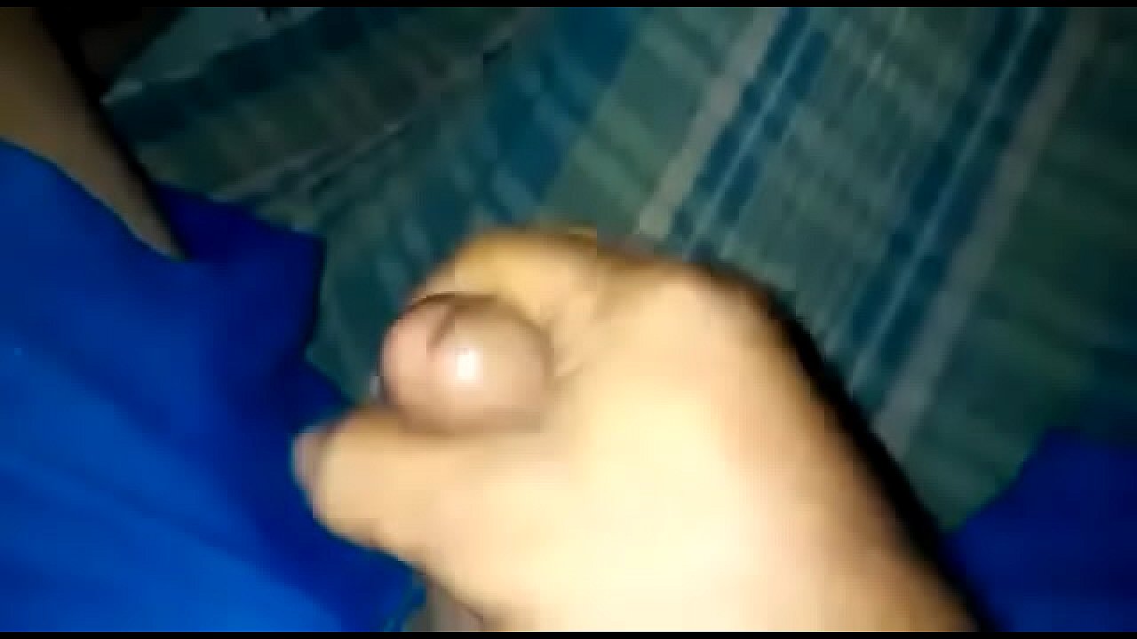 maduro pajeandose en su hamaca despues del trabajo