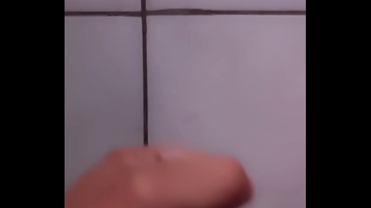 Boy paulista, gozou nove jatos na punheta