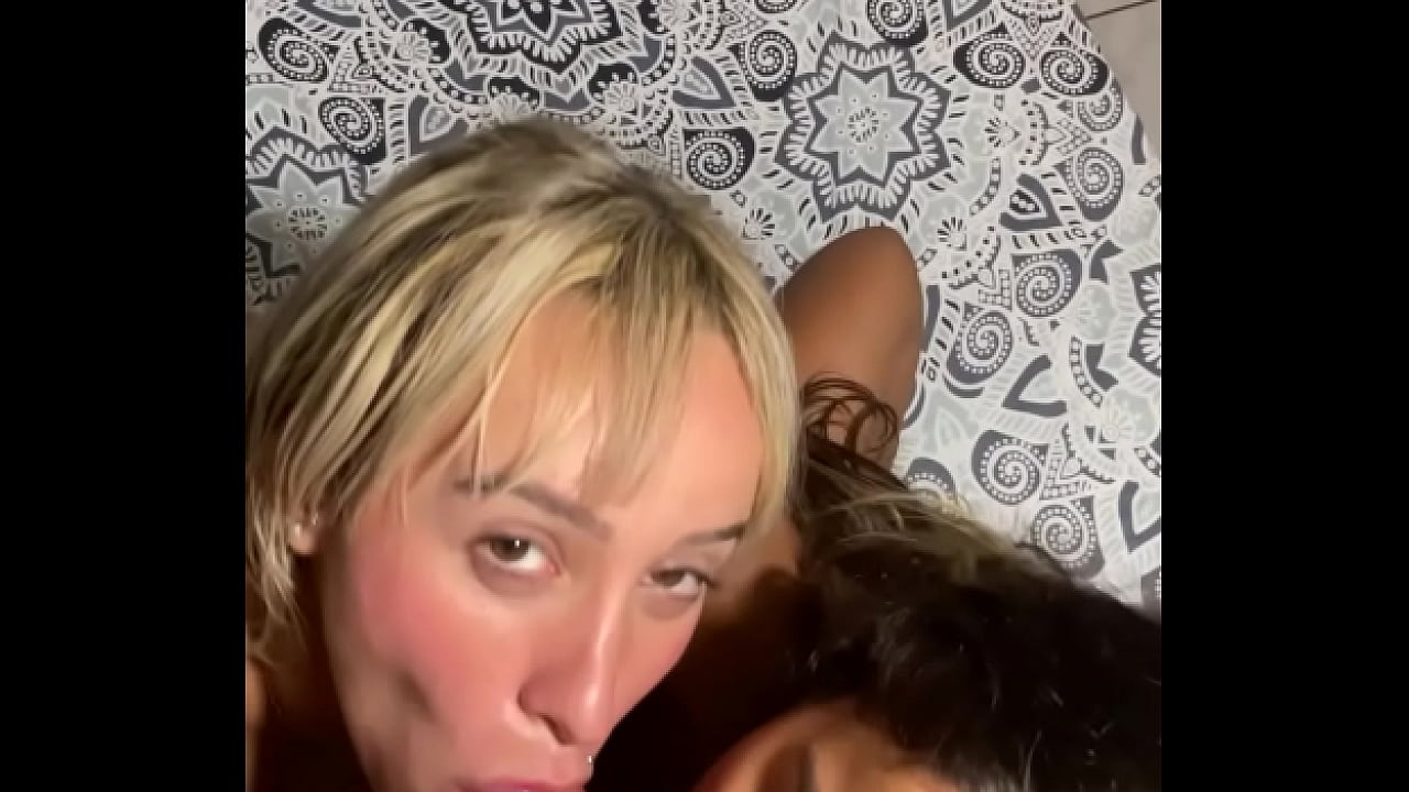 Ficamos chamando ele ate nao resistir e comer gente gostoso