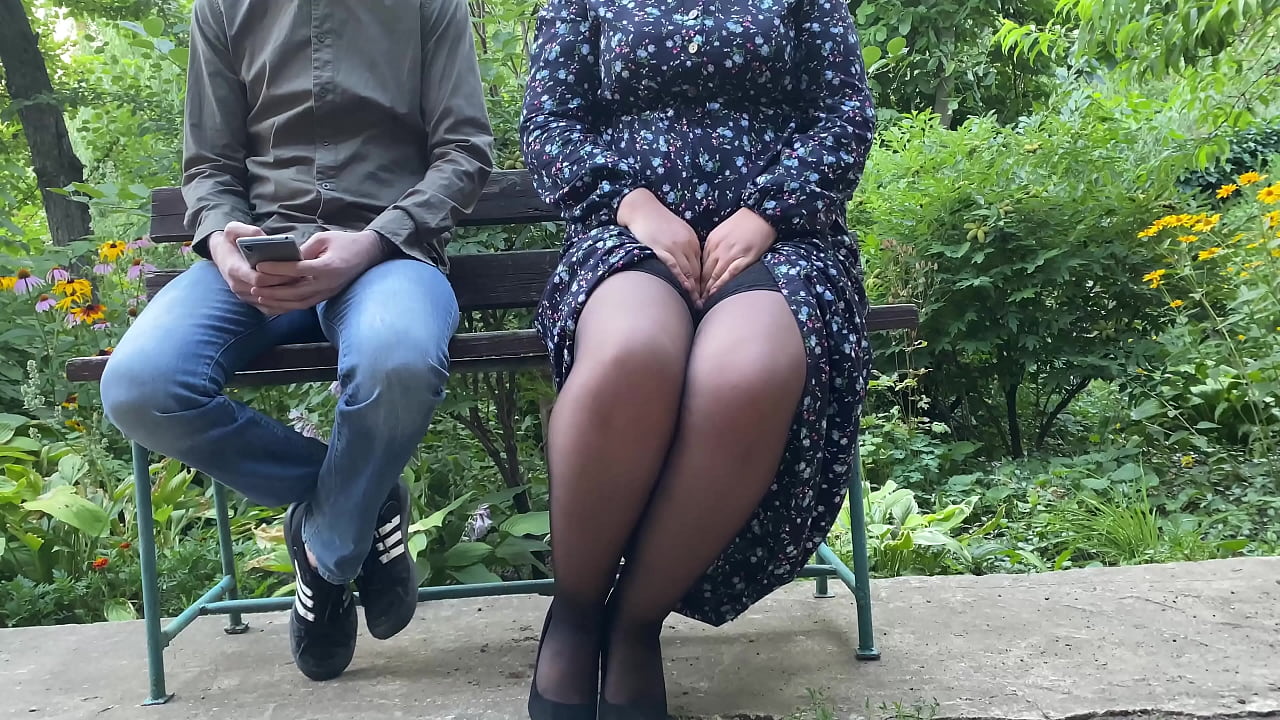 MILF bet piss in a public park