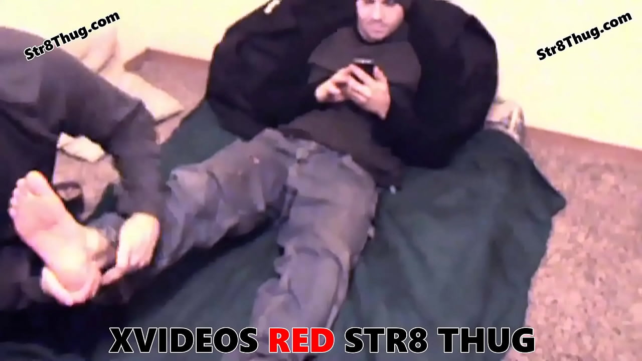 neighborhood trailer trash eats cum and ass but starts with feet