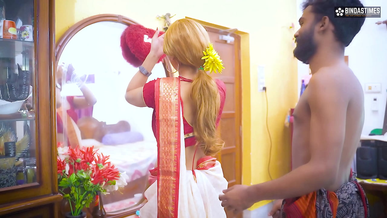 Two desi Indian Dude shares an Hot foreigner Girl ( Threesome Full Movie )