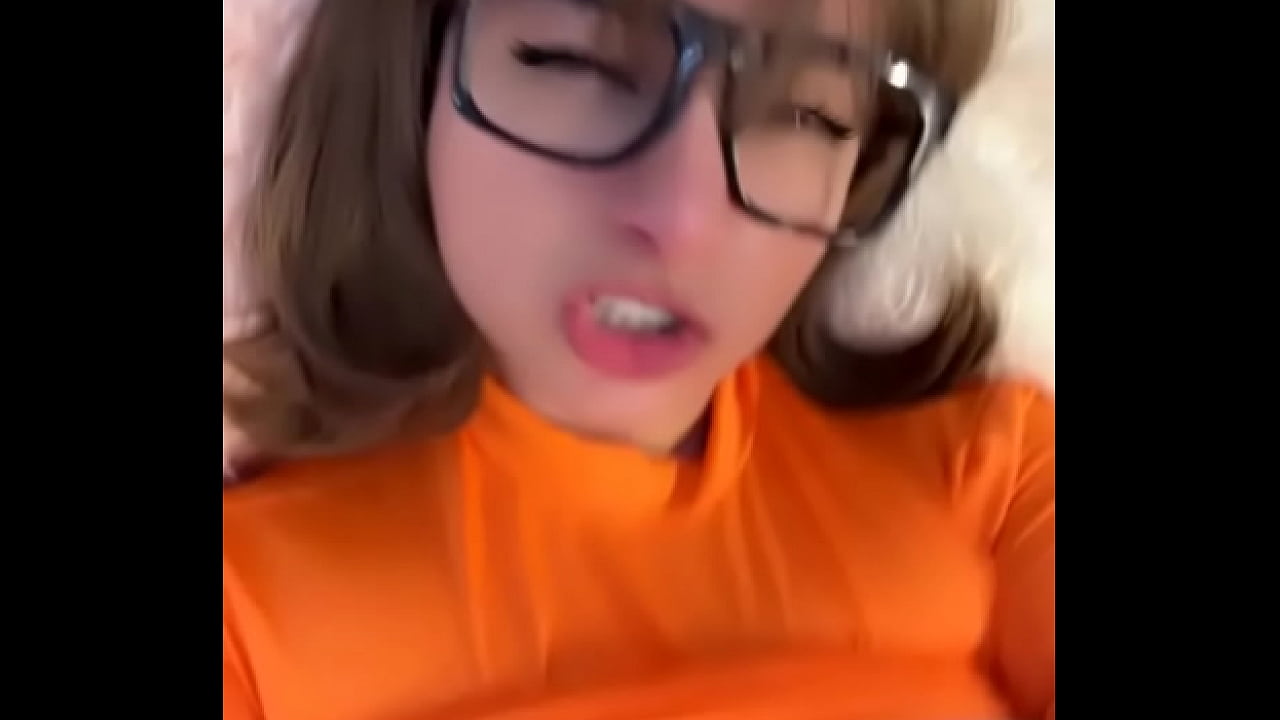Velma Dinkley from scooby doo PERFECT BLOWJOB AND DIRTY TALKING