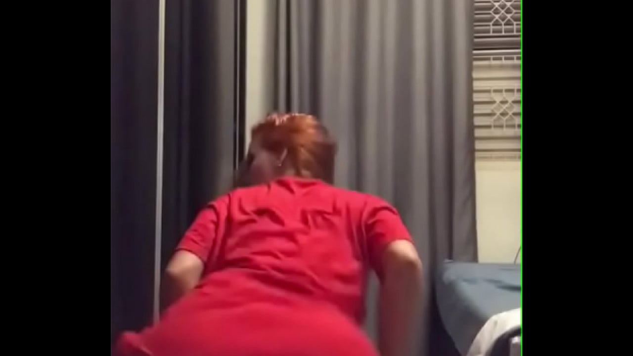 the power the ass has, imagine sitting Gostosa dan&ccedil;a