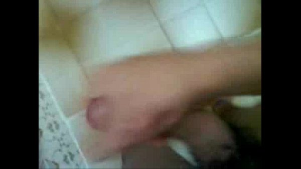 Masturbao no banheiro loko